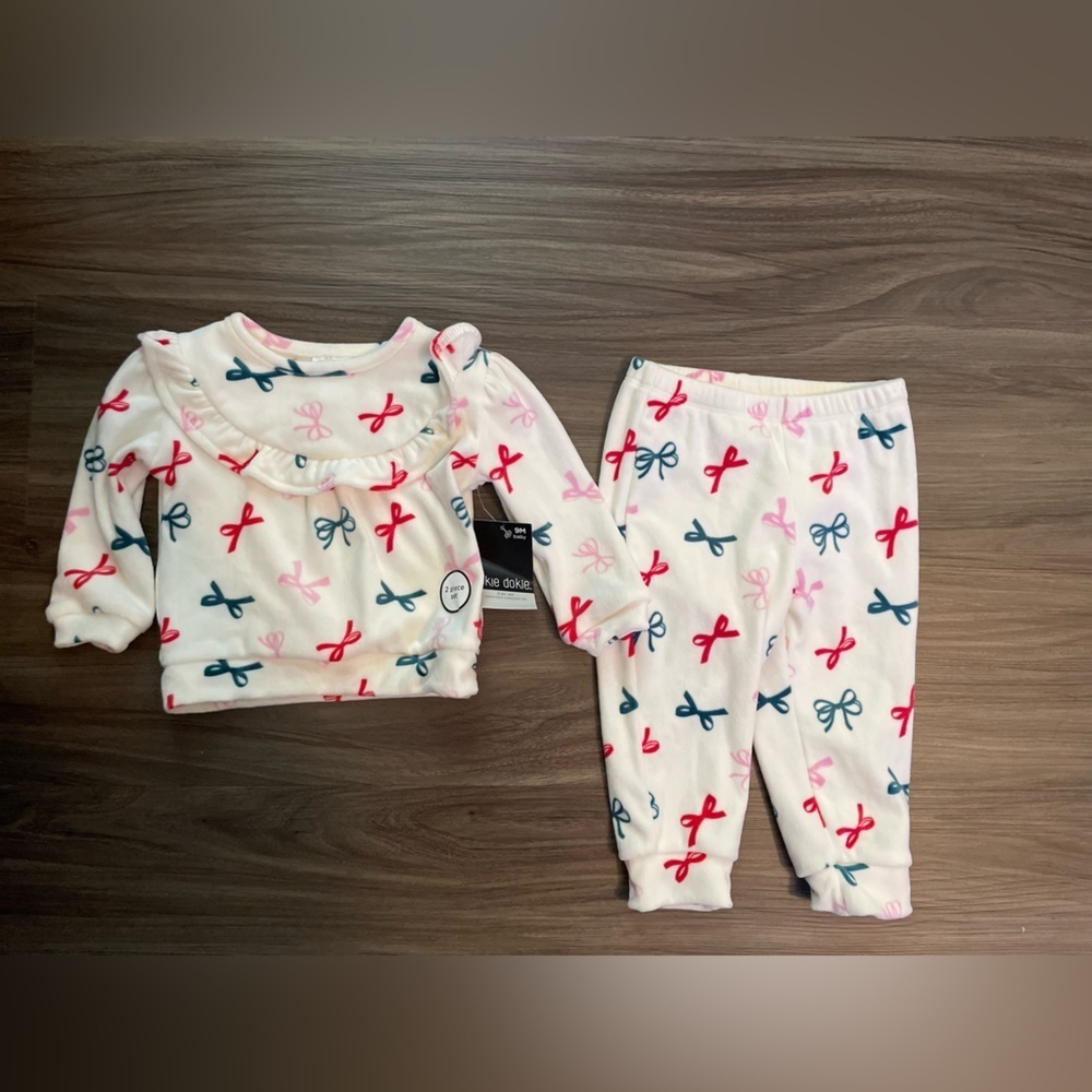 Okie Dokie Baby Girl Cozy and Soft Multicolor Bow Matching Set size 9M-NWT